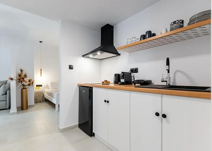 Golden Bay Aparthotel 3*