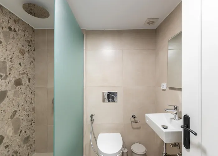 Golden Bay Aparthotel 3*