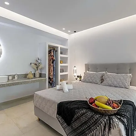 Golden Bay Aparthotel 3*