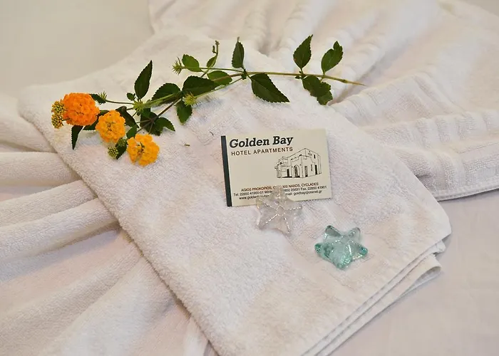 Golden Bay מלון דירות 3*